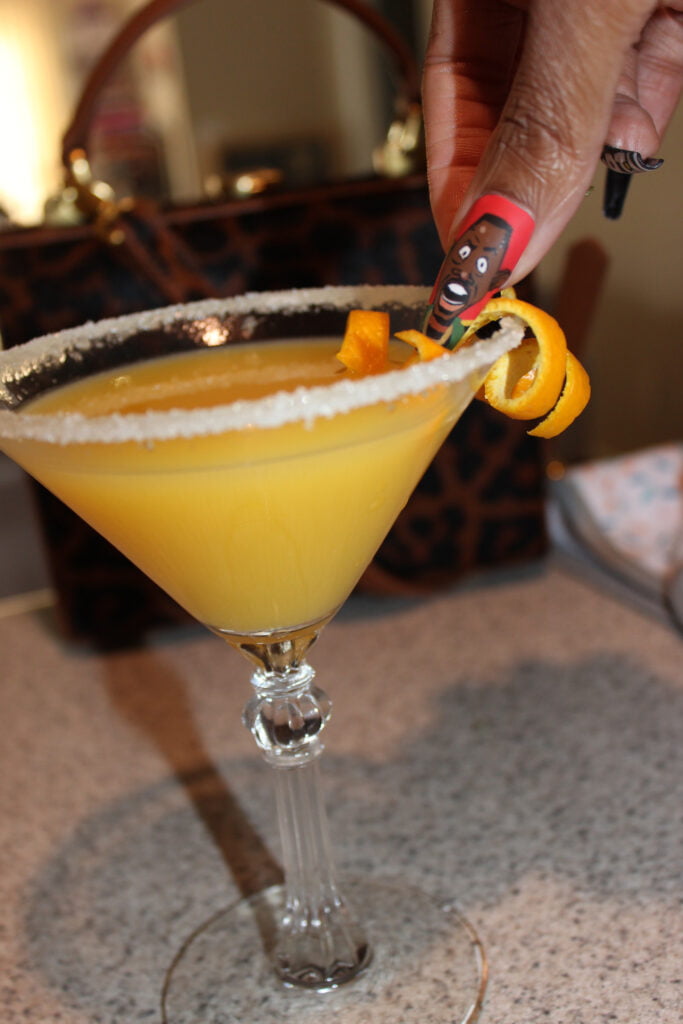 Nails & Cocktails - a photo of The orange Martin Martini